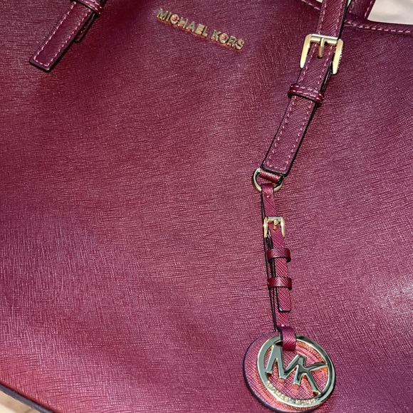 MICHAEL KORS Jet Set Tote Bag and Matching Wallet - Picture 10 of 16